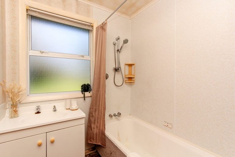 Photo of property in 101 Brois Street, Frankleigh Park, New Plymouth, 4310