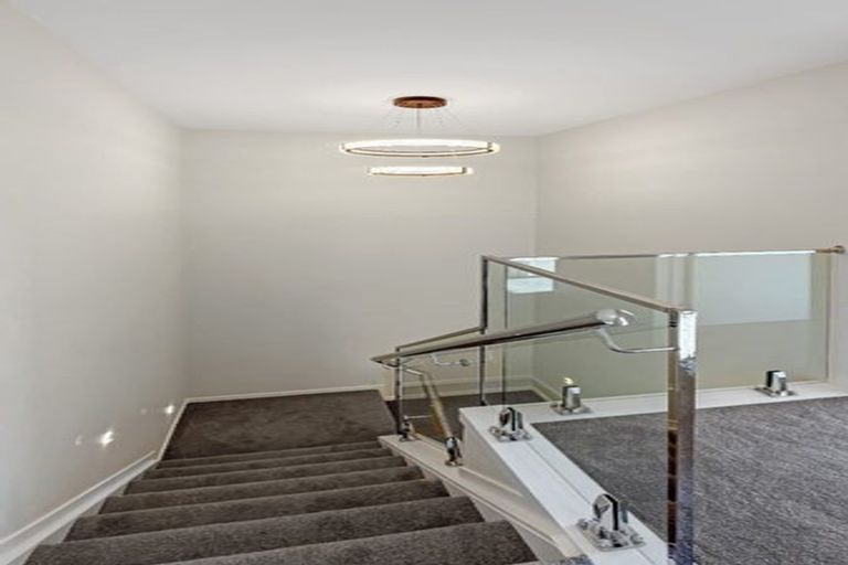Photo of property in 43 Picnic Point Road, Hobsonville, 0616