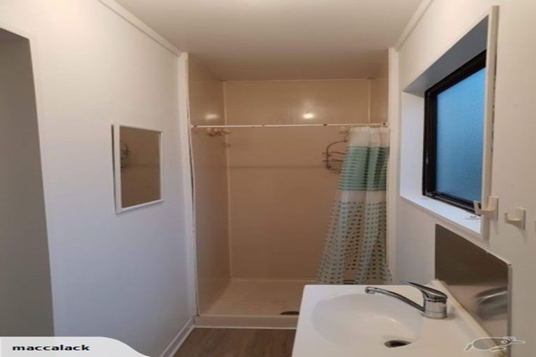 Photo of property in 7 Sullivan Avenue, Mangere Bridge, Auckland, 2022