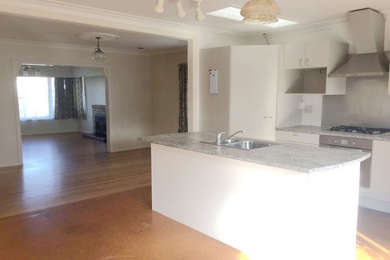 Photo of property in 14 Duncan Avenue, Te Atatu South, Auckland, 0610