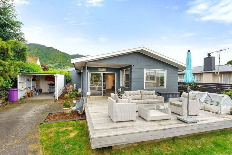Photo of property in 7 Graham Grove, Waikanae, 5036