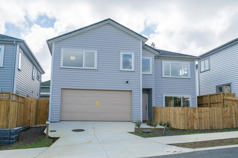 Photo of property in 10 Okareka Place, Pakuranga Heights, Auckland, 2010