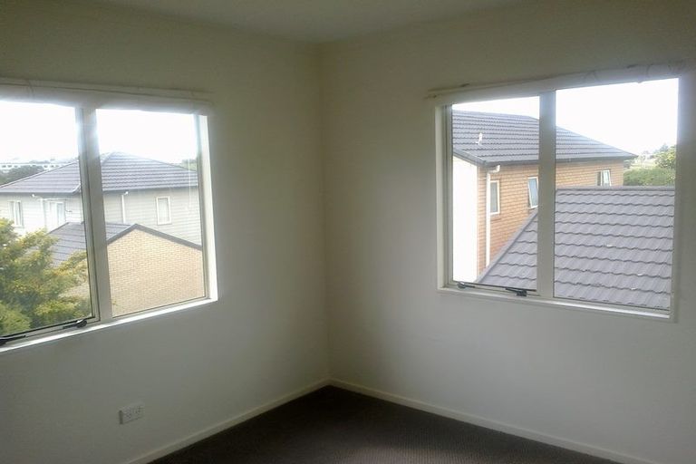 Photo of property in 39 Seymour Road, Sunnyvale, Auckland, 0612