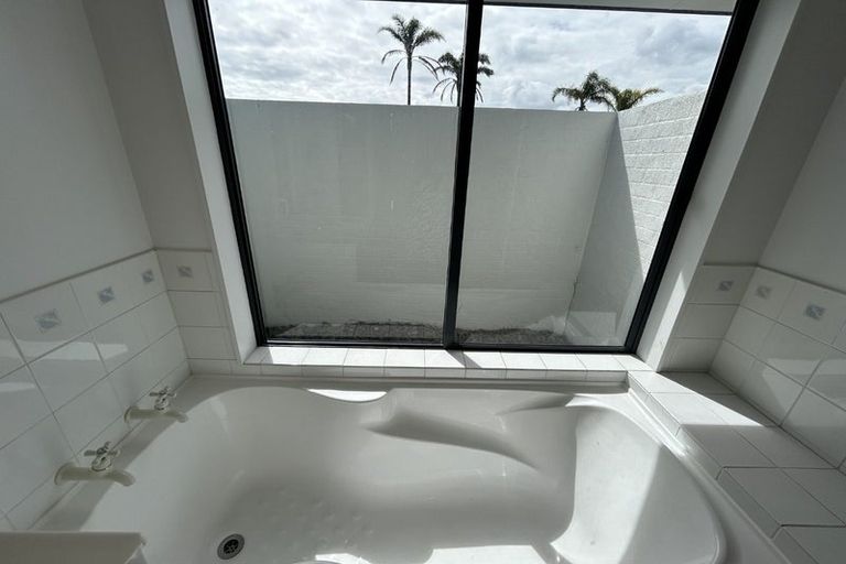 Photo of property in 16 Palm Beach Boulevard, Papamoa Beach, Papamoa, 3118