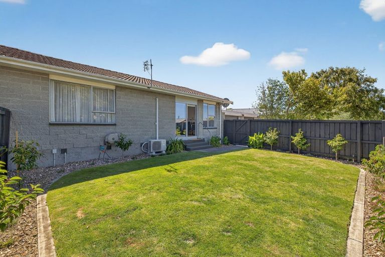 Photo of property in 2/21 Cob Crescent, Woolston, Christchurch, 8062