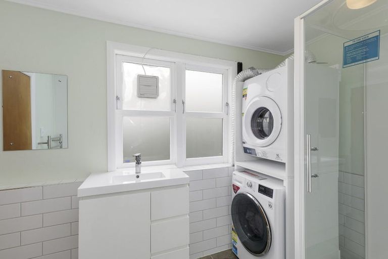 Photo of property in 115 Dowse Drive, Maungaraki, Lower Hutt, 5010