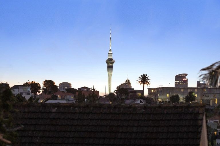 Photo of property in 112 Selwyn Avenue, Mission Bay, Auckland, 1071