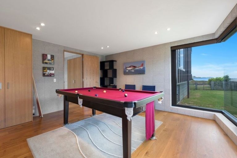 Photo of property in 33 Taumata Road, Omaha, 0986