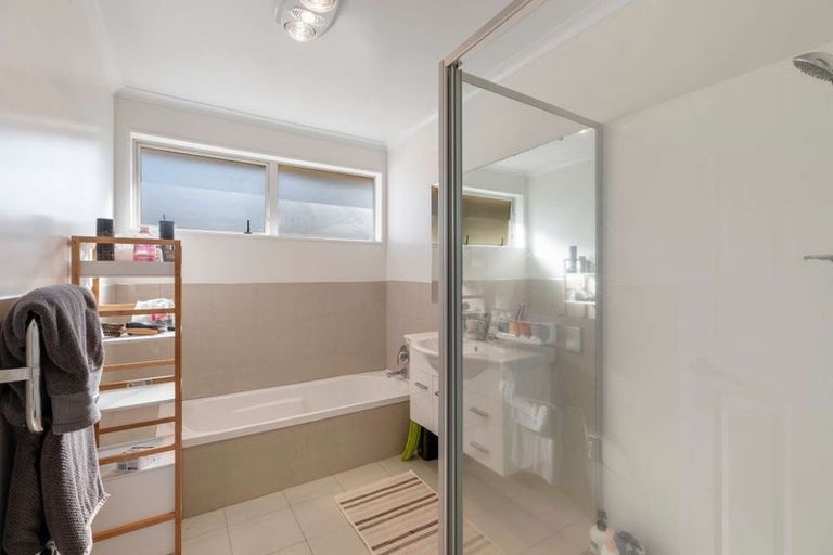 Photo of property in 2 Figaro Crescent, Takanini, 2112