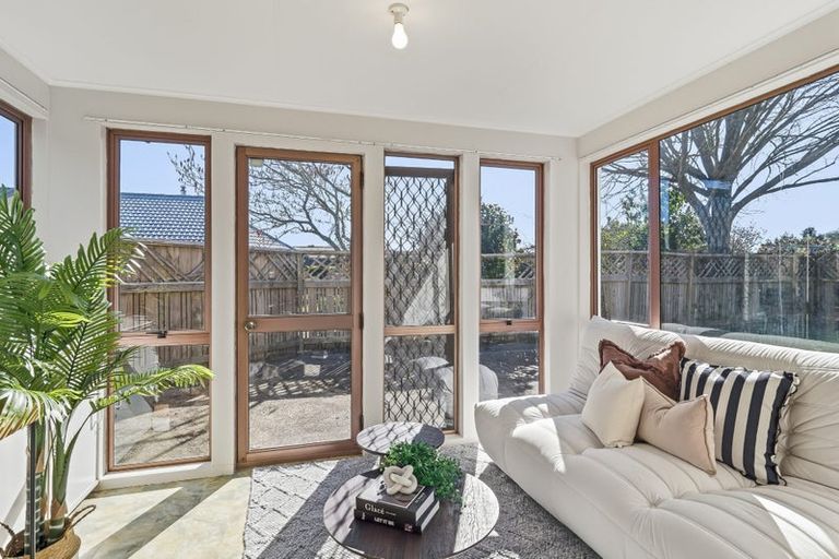 Photo of property in 102 Williams Street, Cambridge, 3434