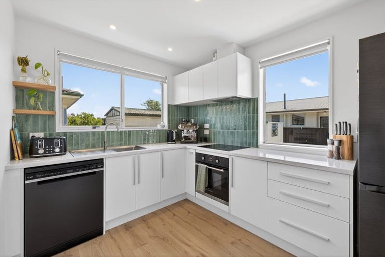 Photo of property in 2/21 Cob Crescent, Woolston, Christchurch, 8062