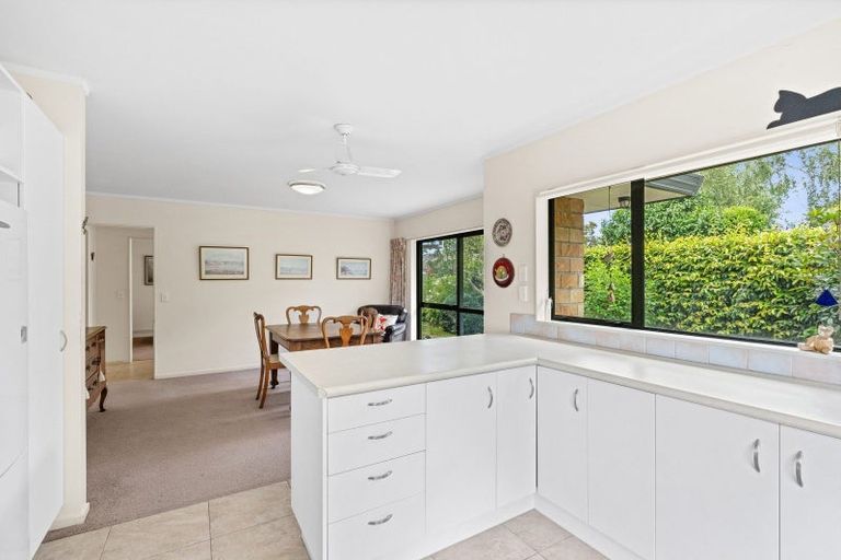 Photo of property in 36 Cranbrook Grove, Waikanae, 5036