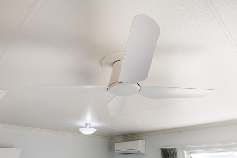 Photo of property in 4 Coromandel Court, Roslyn, Palmerston North, 4414