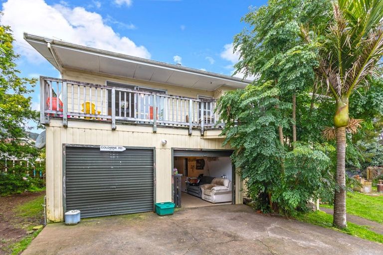 Photo of property in 105 Huaroa Street, Coromandel, 3506