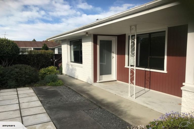 Photo of property in 1/1 Rosedale Place, Avonhead, Christchurch, 8042