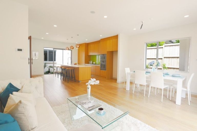 Photo of property in 10 Miller Rise, Silverdale, 0932