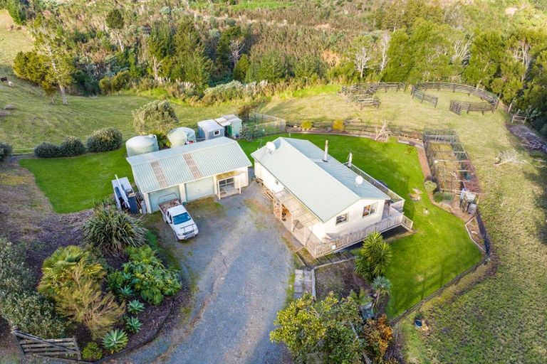 Photo of property in 393 Brooks Road, Waipu, 0582