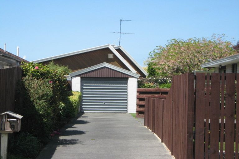 Photo of property in 2/18 Salford Avenue, Redwood, Christchurch, 8051