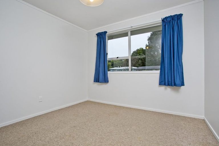 Photo of property in 15 Sequoia Place, Sunnynook, Auckland, 0620