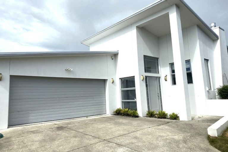 Photo of property in 2 Moonlight Drive, Rototuna North, Hamilton, 3210