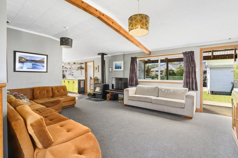 Photo of property in 176 Commercial Street, Takaka, 7110