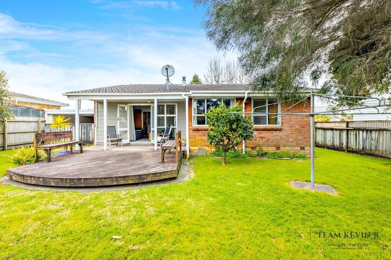 Photo of property in 64 Old Wairoa Road, Papakura, 2110