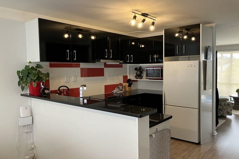 Photo of property in 10/8 Flynn Street, Birkdale, Auckland, 0626