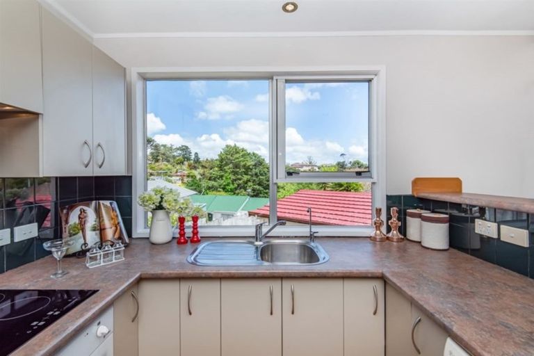 Photo of property in 4 Charnley Grove, Glenfield, Auckland, 0629