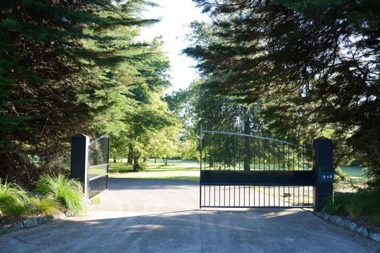 Photo of property in 2 Ashdown Park Lane, Riverhead, 0793