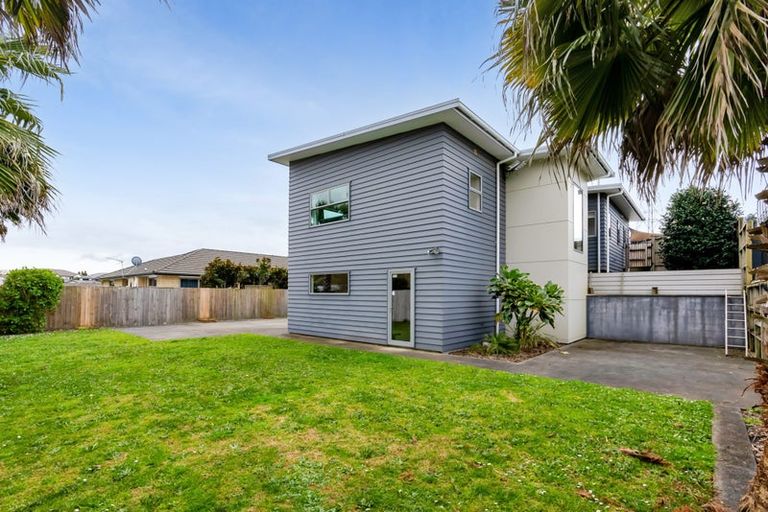 Photo of property in 13a Heta Road, Highlands Park, New Plymouth, 4312