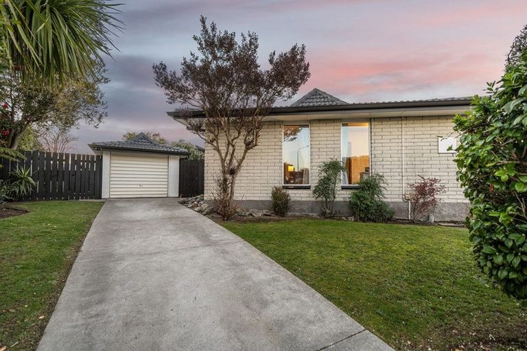 Photo of property in 1/9 Larkhill Place, Russley, Christchurch, 8042