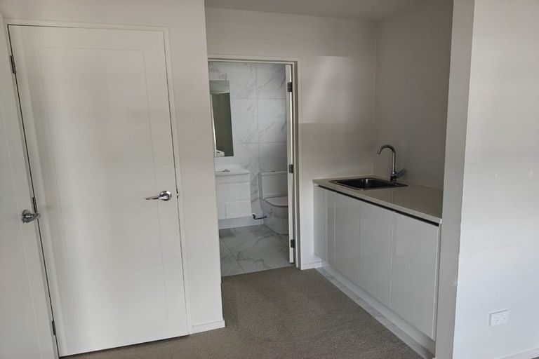 Photo of property in 2/16 William Roberts Road, Pakuranga, Auckland, 2010