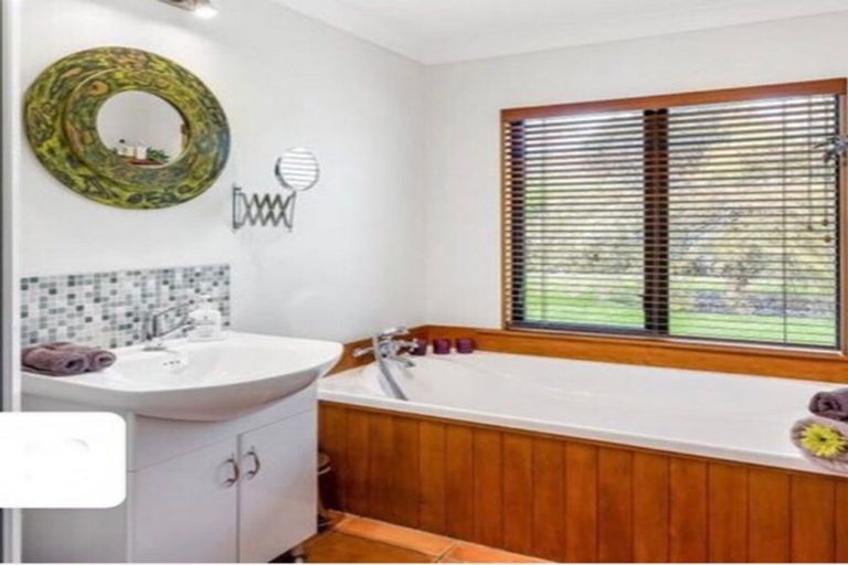 Photo of property in 72 Maui Pomare Road, Nikau Valley, Paraparaumu, 5032