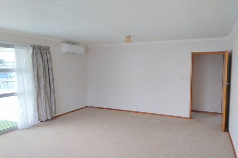 Photo of property in 1/10 Ropiha Street, Fitzroy, New Plymouth, 4312