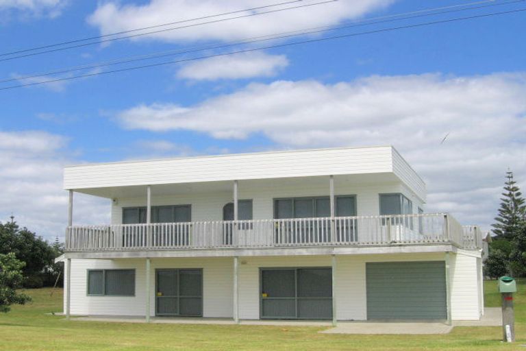 Photo of property in 84 Broadway Road, Waihi Beach, 3611