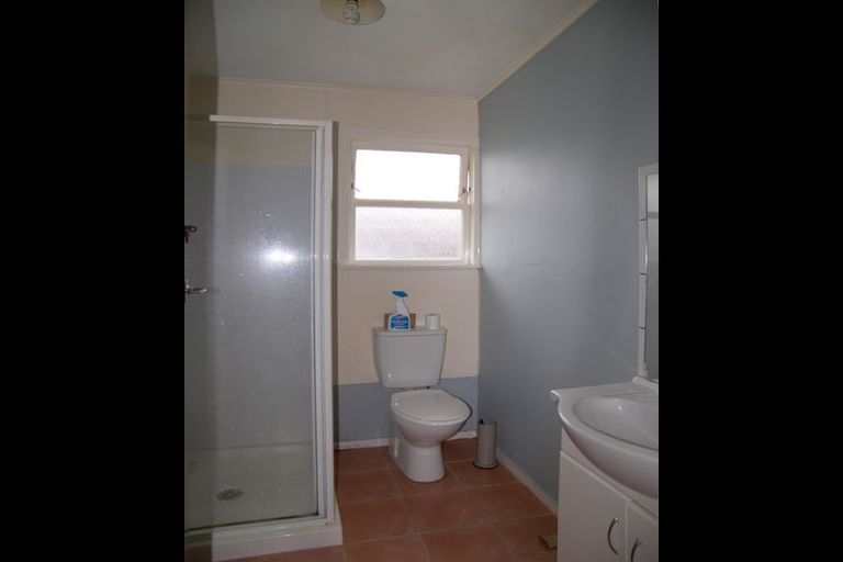 Photo of property in 2/17 Settlement Road, Papakura, 2110