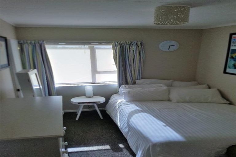 Photo of property in 2/25 Clearview Heights, Ranui, Auckland, 0612