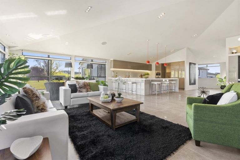 Photo of property in 53 Urquhart Road, Karaka, Papakura, 2580