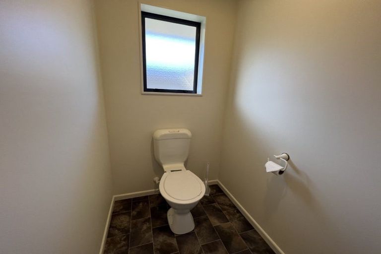 Photo of property in 38 Parnell Heights Drive, Kelvin Grove, Palmerston North, 4414