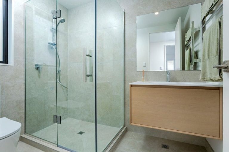 Photo of property in 2 Irwin Lane, Windsor Park, 0632