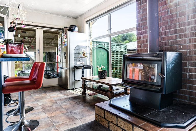 Photo of property in 299 Shakespeare Street, Leamington, Cambridge, 3432