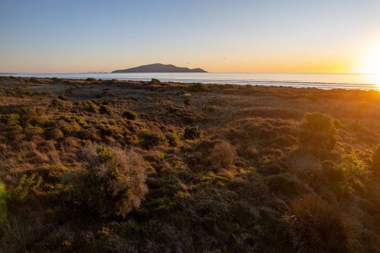 Photo of property in 18 Mahurenga Lane, Te Horo, Otaki, 5581