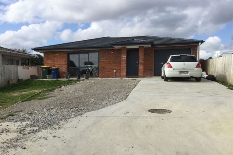 Photo of property in 23a Kelman Road, Kelston, Auckland, 0602