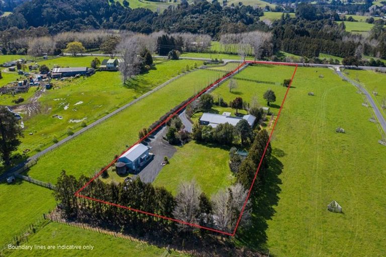 Photo of property in 1343 Kahikatea Flat Road, Kaukapakapa, 0871