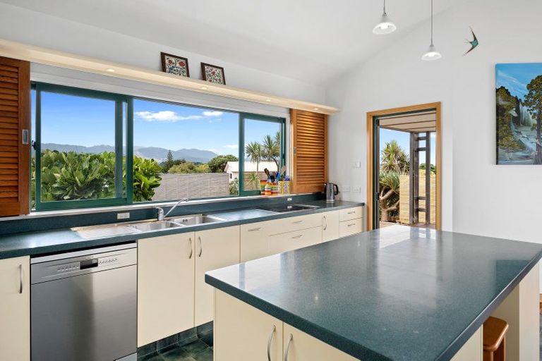 Photo of property in 10-12 Oratia Street, Waikanae Beach, Waikanae, 5036