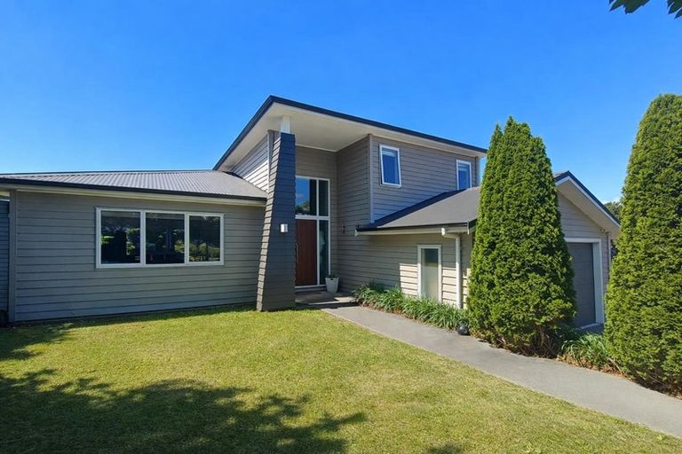Photo of property in 13 Te Puia Drive, Aotea, Porirua, 5024