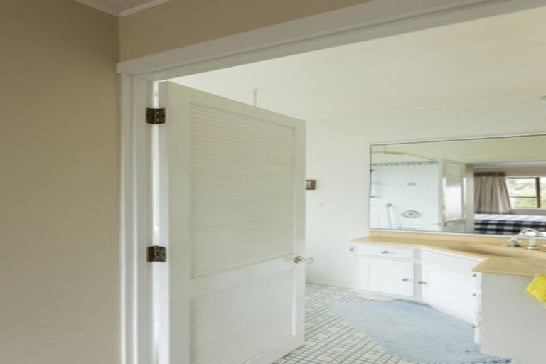 Photo of property in 95 Clovelly Road, Bucklands Beach, Auckland, 2012