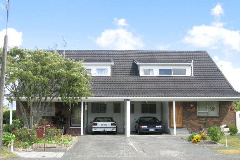 Photo of property in 1/9 Roband Crescent, Brown Owl, Upper Hutt, 5018