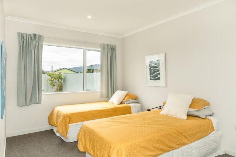 Photo of property in 9 Russell Street, Westport, 7825