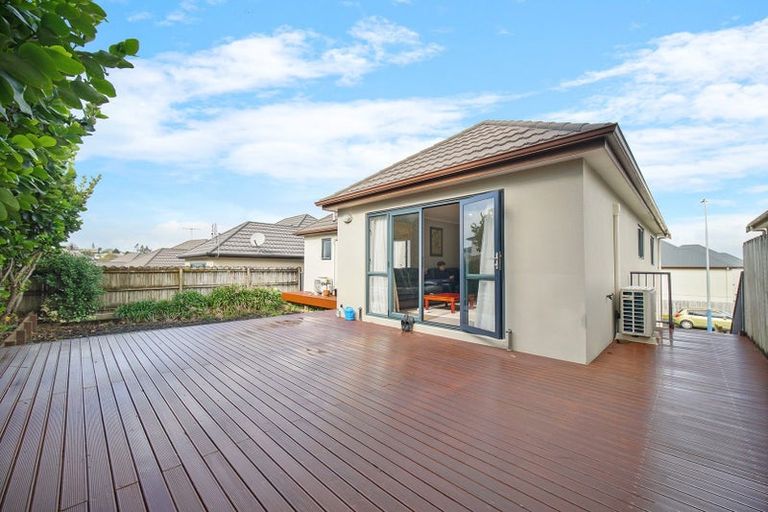 Photo of property in 27 Sonoma Crescent, Oteha, Auckland, 0632